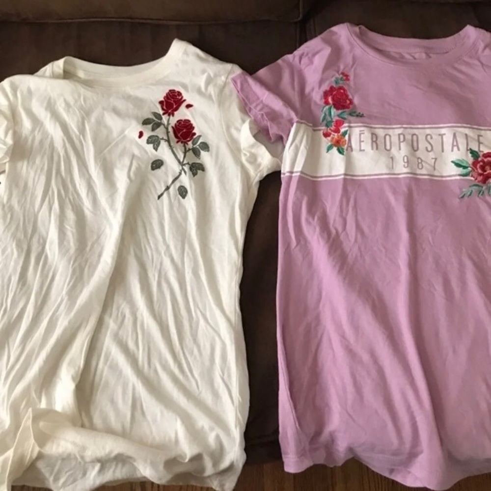 2 Aeropostale T-shirt’s.